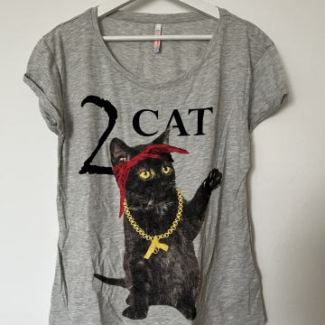 2 Cat majica vl.L /TOTALNA ČISTKA