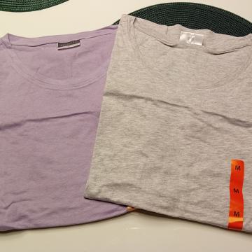 2 MAJICE JEDNOBOJNE VEL. M - NOVO - OBJE ZA 20 EUR