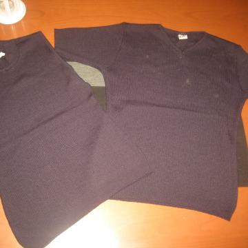 2 NOVA PULOVERA  - MAJICE VEL. 38/40 NOVO OBOJE ZA 10 EUR