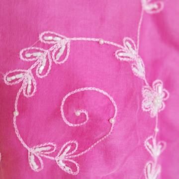 Barbie roza top izvezen bijelim perlicama