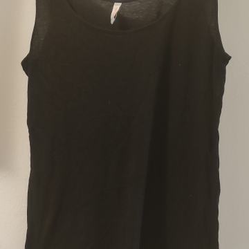 Crna bez rukava vl.XL  / TOTALNA ČISTKA