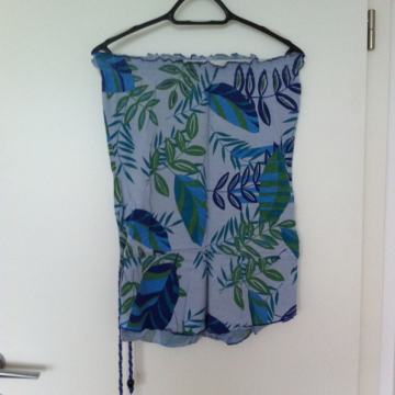 BERSHKA top zanimljivog uzorka