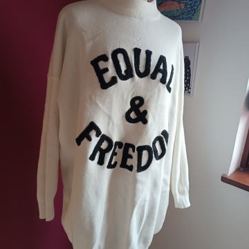 BIJELA POLUDOLČEVITA 48