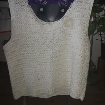 BIJELI HEKLANI PRSLUK