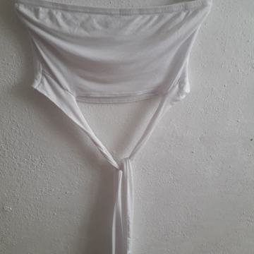 Bijeli ljetni top PRETTY LITTLE THING