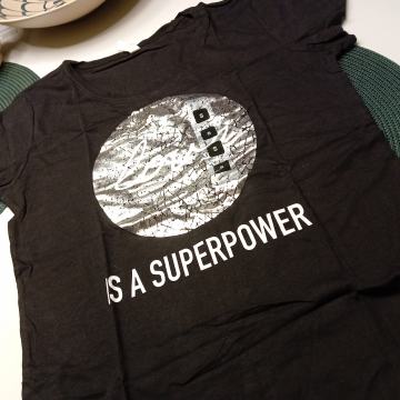 CRNA MAJICA S SREBRNIM DETALJEM VEL. S/M - NOVO kratki rukav