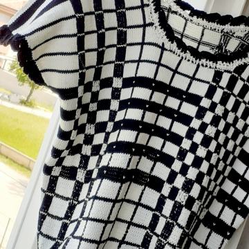 NOVA crno-bijela majica kimono rukavi L_XL/42-44