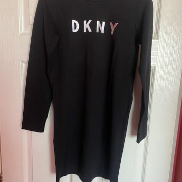 DKNY haljina br.14 ili S 15 EURA
