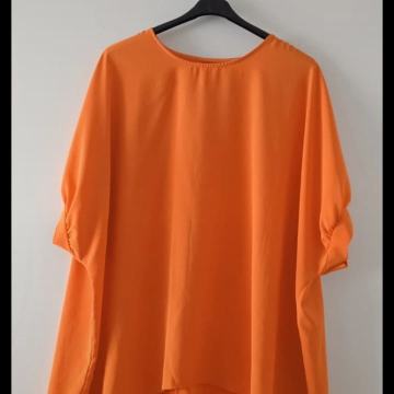 Dvije lagane prozračne tunike veće veličine