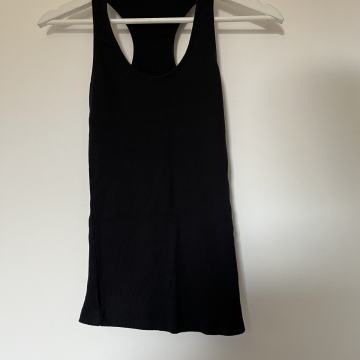 Terranova i intimissimi rebraste s naramenicamaTopić vl.S / RASPRODAJA