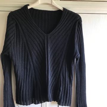 Končana crna majica