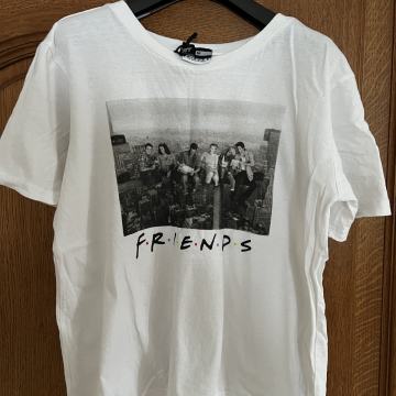 Kratka Majica sa motivom serije FRIENDS xx