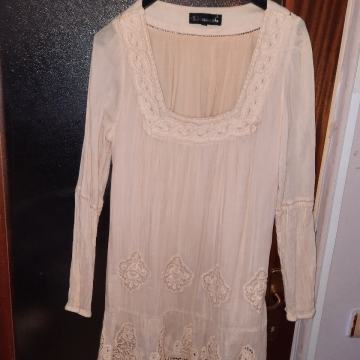 Lagana duža tunika sa cipkom