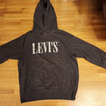 Levis duks, vel M, gratis poštarina