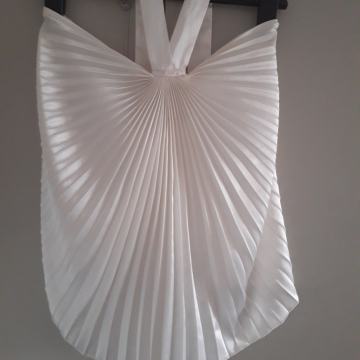 Ljetni bijeli satenski plisirani top 36/38 novo