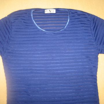 PLAVA MAJICA vel. 38 NOVO