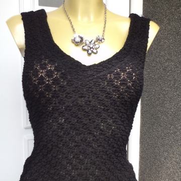 MAJICA CRNA VEL. 36/38  NOVO