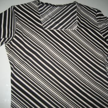 MAJICA CRNO - BIJELA VEL. M - NOVO