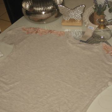 MAJICA S ČIPKOM VEL. L - NOVO