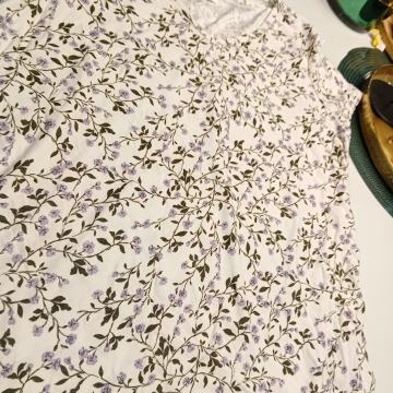MAJICA CVJETNA vel. L/XL - NOVO