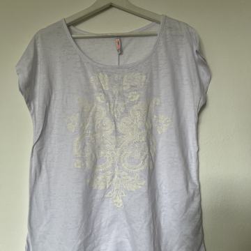 Bijela oversized majica  vl.S