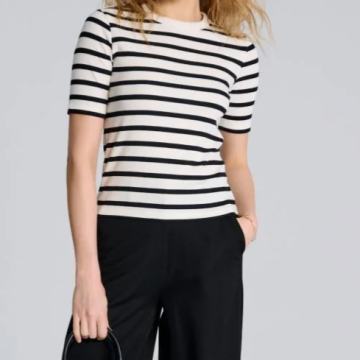 SINSAY MAJICA NA PRUGE VEL. L/XL  - NOVO