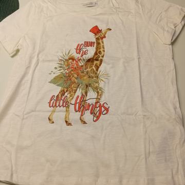 MAJICA VEL. 36/38 - NOVO