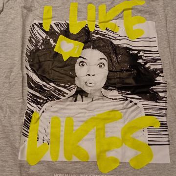 MAJICA VEL .M / L - NOVO