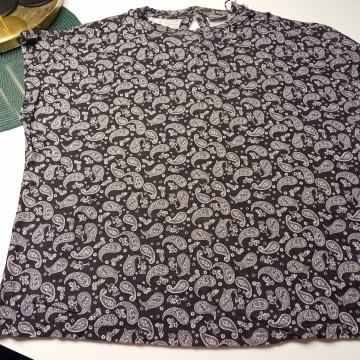 MAJICA VEL XXL - NOVO S ETIKETOM