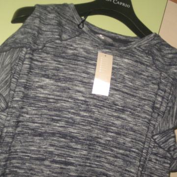 MAJICA NA VOLANE  OFF SCHOULDER VEL. 38/40 NOVO