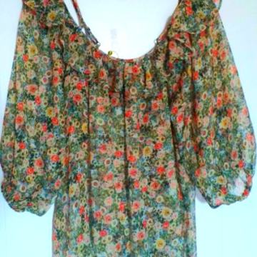 MANGO! FANTASTIČNI FINI TOPIĆ! UGODAN..PRIRODNI MATERIJALl