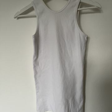 LOT majica bez naramenica vl.S