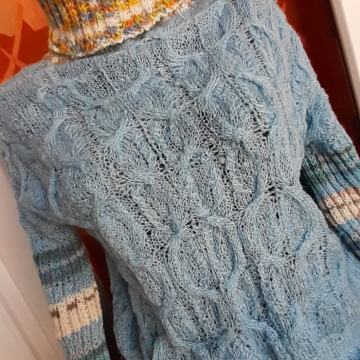 Moher pulover sa rol ovratnikom L/42