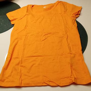 NARANČASTA MAJICA VEL. M - NOVO