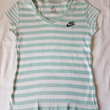 Nike majica na pruge