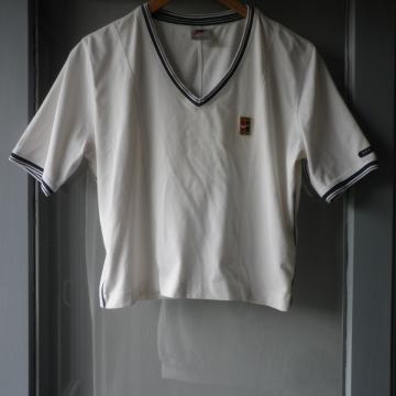 NIKE - ŽENSKA LAGANA PAMUČNA MAJICA / TOP 38 - 40 M