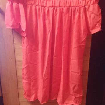 PREKRASNA NOVA MAJICA KOJA IDE NA RAMENA