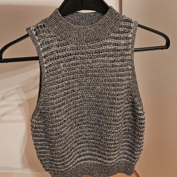 Prodajem MNG topić, vel XS