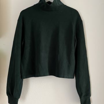 Pull and Bear tamno zelena vl.L / TOTALNA ČISTKA