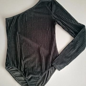 Pull&bear bodi na jedno rame