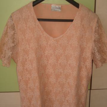ČIPKANA MAJICA VEL. 40/42