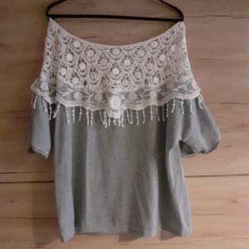 Siva majica sa čipkom