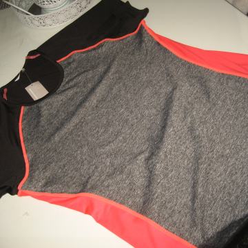 SPORTSKA MAJICA VEL.M VEL. L i VEL.XL - NOVO