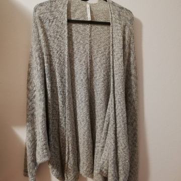 Stradivarius kardigan/ pelerina vl.M / TOTALNA ČISTKA
