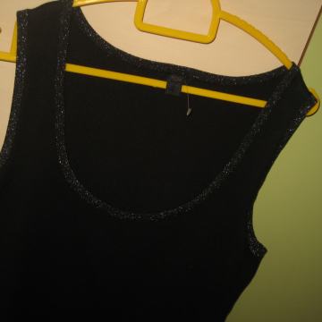 TCM  CRNA MAJICA 40/42