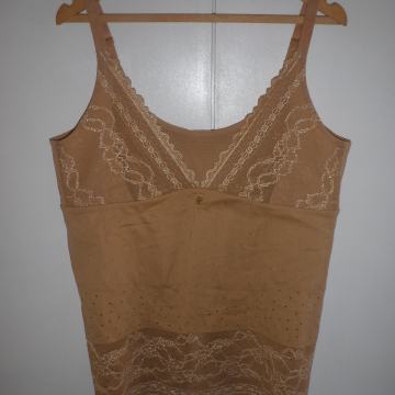 TRIUMPH - ŽENSKA NOVA LAGANA MAJICA 40 M - L