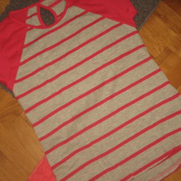 MAJICA KRATKI  RUKAVI VEL. M-L - NOVO