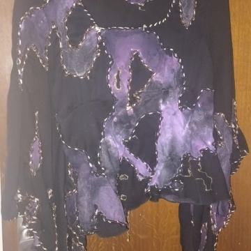 UNIKATNA RUČNO RAĐENA ŽENSKA MAJICA