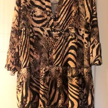 Tunikica zanimljiva uzorka