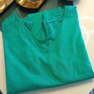 ZELENA MAJICA VEL M/L - NOVO